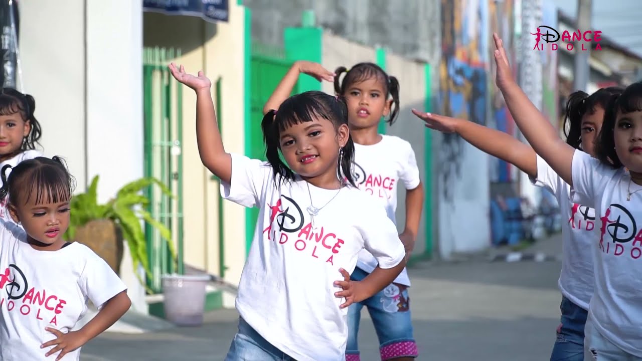 MOMOLANDA BANANA CHACHA - OBIC DANCE IDOLA