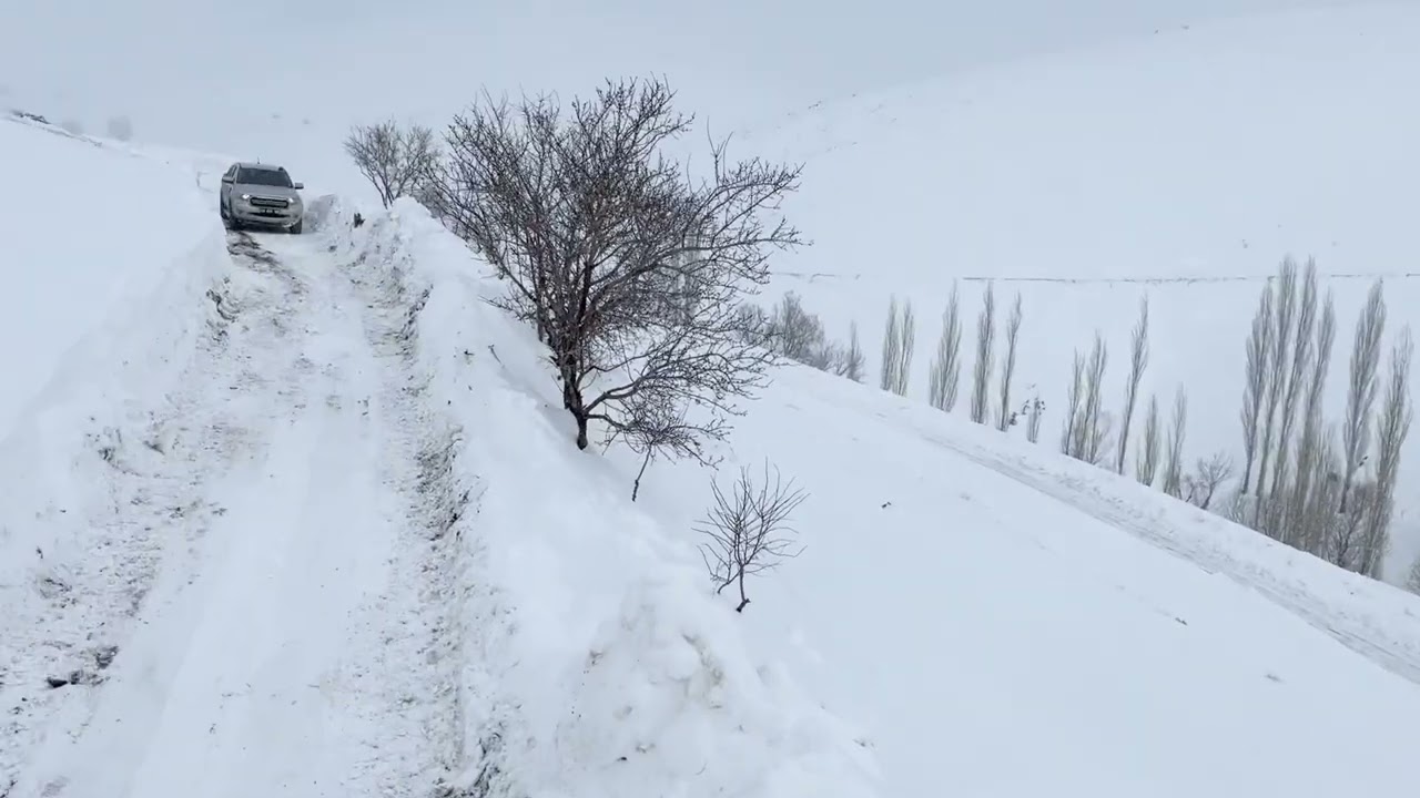 Sağlık Ekipleri İş Makinesiyle Hastaya Ulaştırıldı