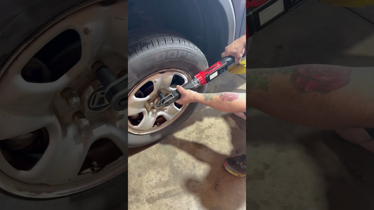 Testing the Milwaukee M12 Digital Torque Wrench 🔥 #milwaukee #torquewrench  #tools