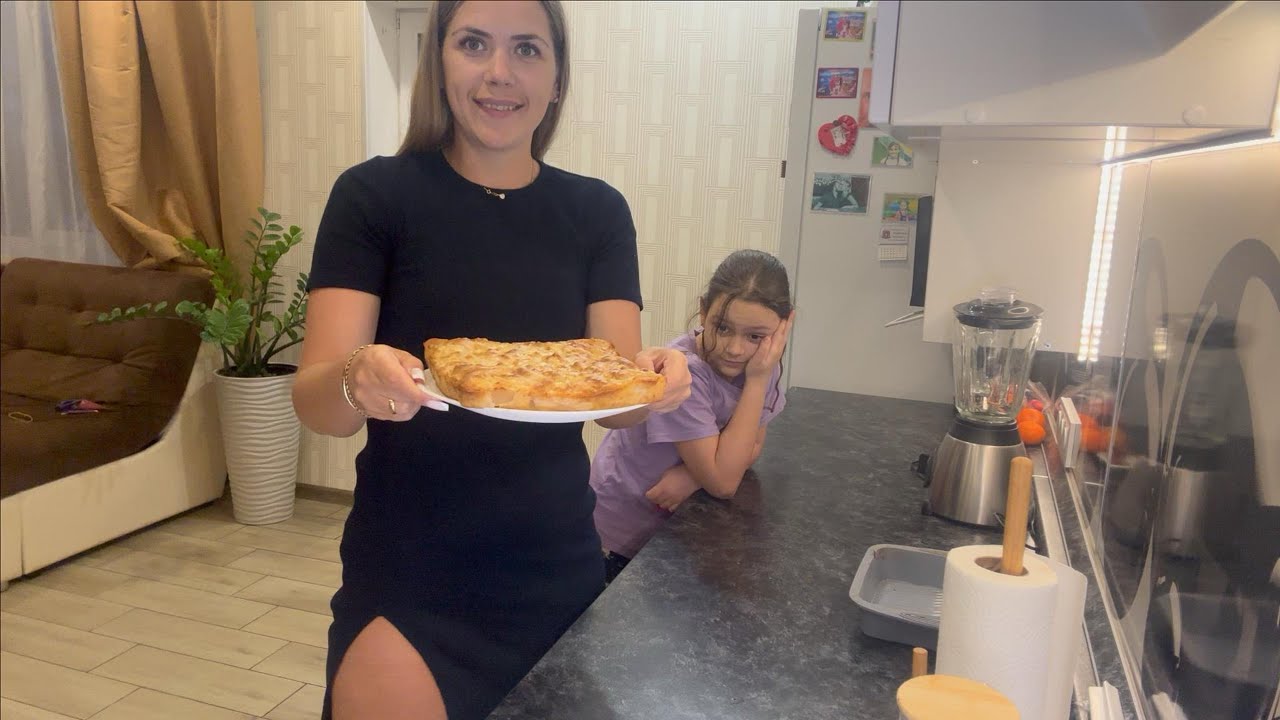 Влог/Готовим шарлотку/Быстрая вкусная шарлотка за 10 минут