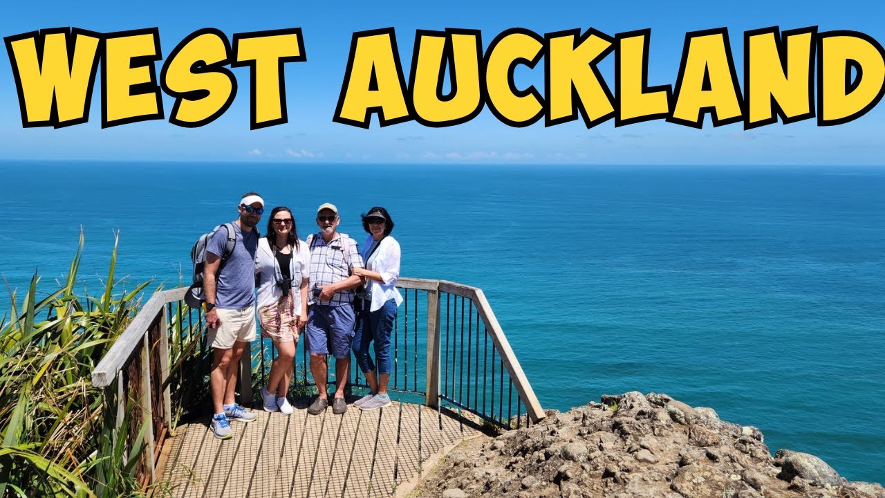 WEST AUCKLAND NZ l Piha Beach l Mercer Bay Loop Track l Black sand beach l Nov 2023