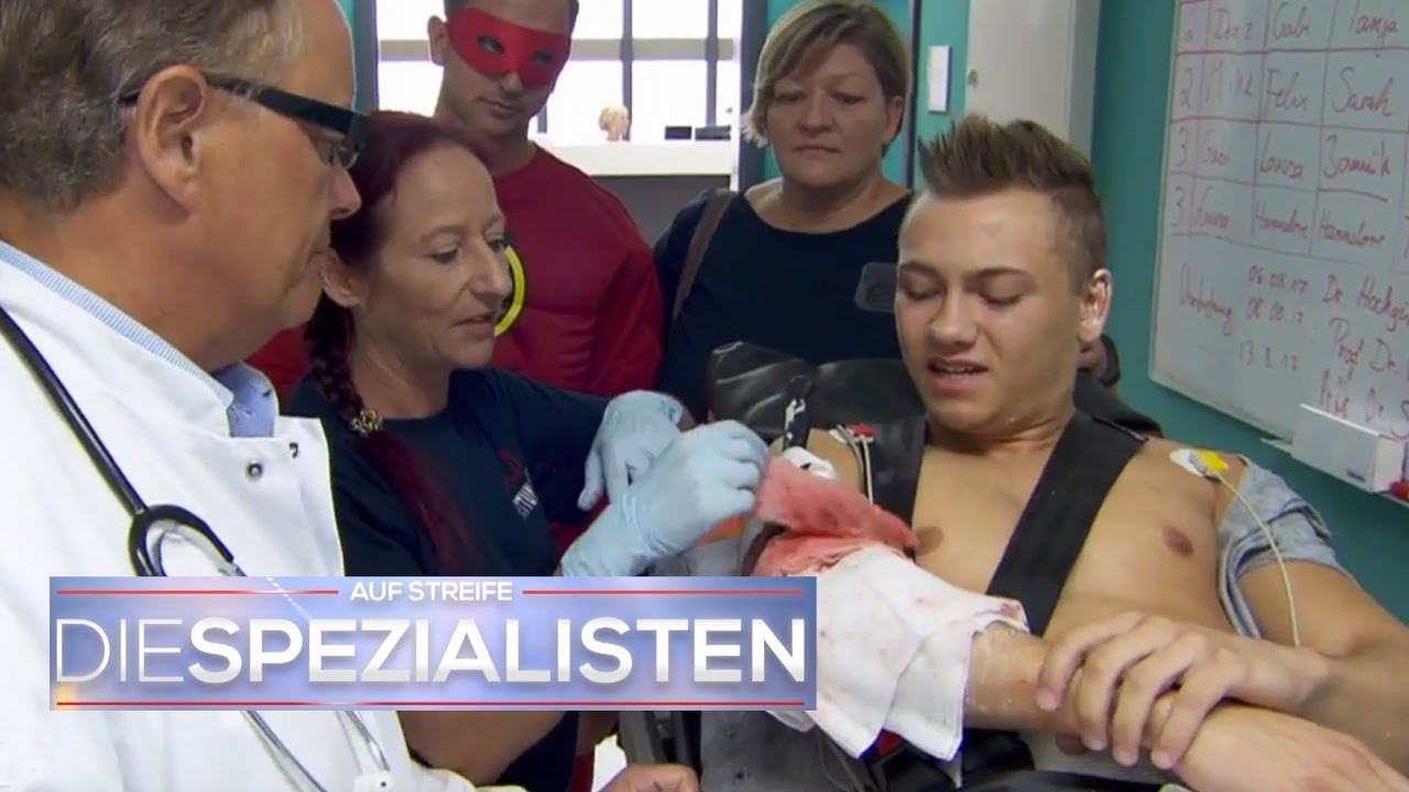 Abifeier eskaliert: Erst Party, dann Krankenhaus | Auf Streife - Die Spezialisten | SAT.1 TV