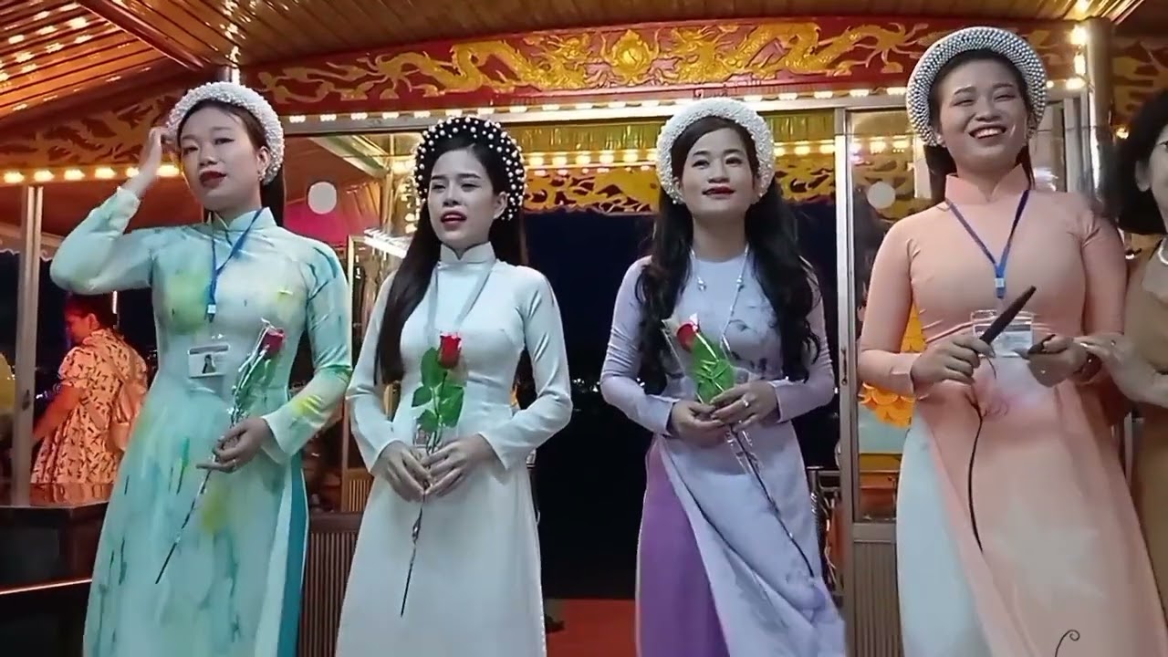 Đi Dạo trên sông Hương nghe nhạc miền Trung