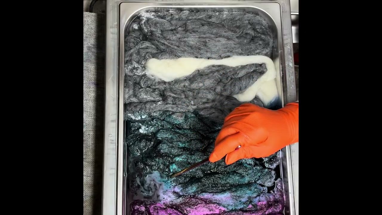 Dyeing Nonsuperwash Fiber Braids - Rebel Dyer Style
