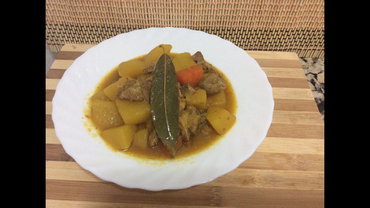 PATATAS GUISADAS CON CARNE - Receta de cocina Española.