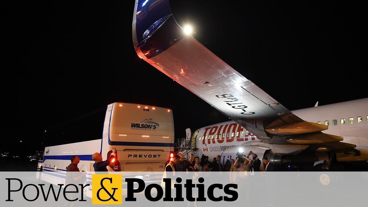 Trudeau campaign plane damaged after getting hit by bus | Power & Politics