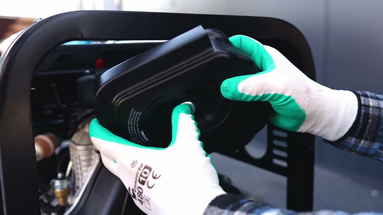 Wymiana filtru powietrza w agregacie prądotwórczym diesel Proton