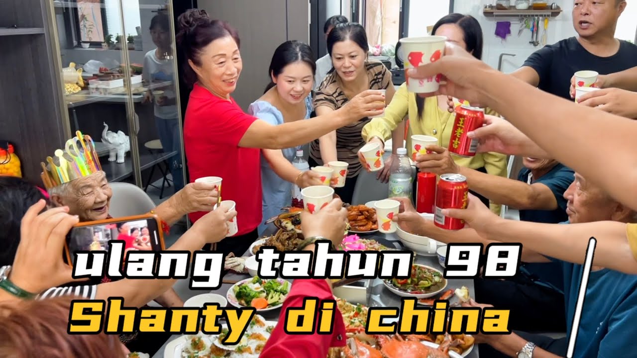 MERAYAKAN ULANG TAHUN NENEK DI RUMAH SAYA,DAN GAK LUPA MEMASAK  INDONESIA BUAT ICIP2 KE KELUARGA