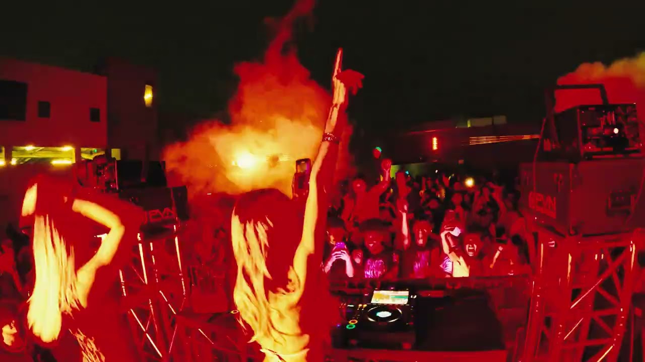 CRUNCHi LiVE iN LOS ANGELES (HEADLINE DEBUT) - Full Set
