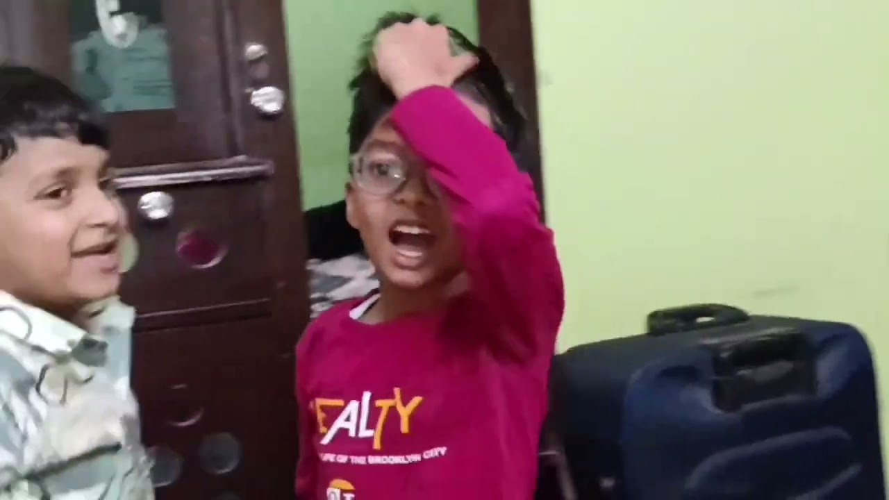 Aaj hamare ghar per mere Bhai Hain to humne bahut  Masti kari 😀😀😀