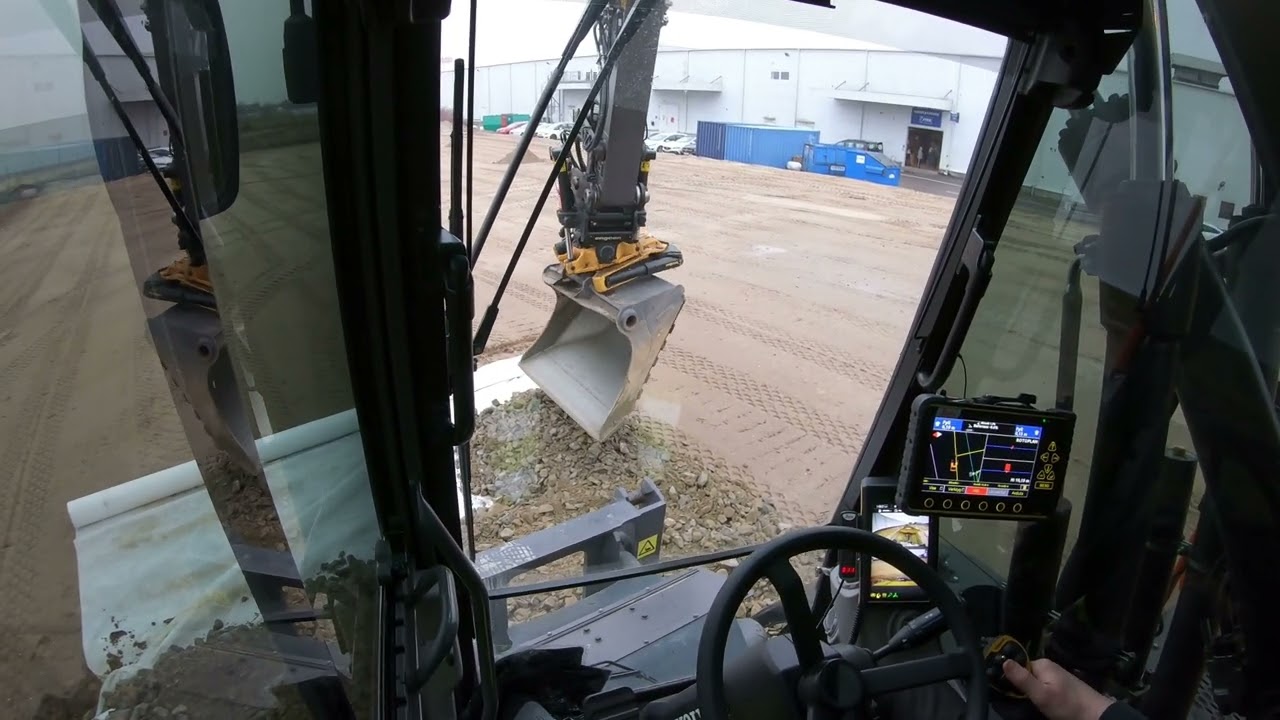 Building a road with 0-90. Volvo EWR150E