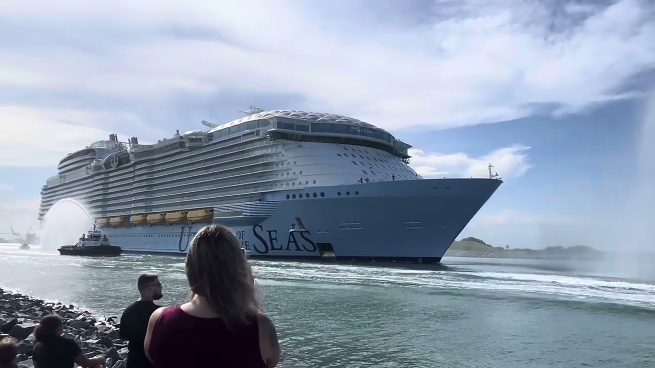 Utopia of the seas leaving port Canaveral