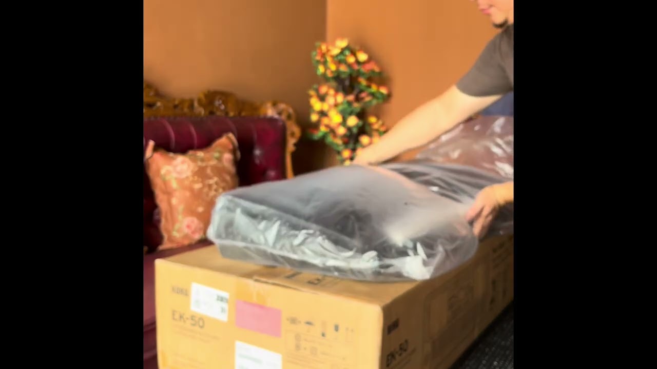 Unboxing Korg EK50