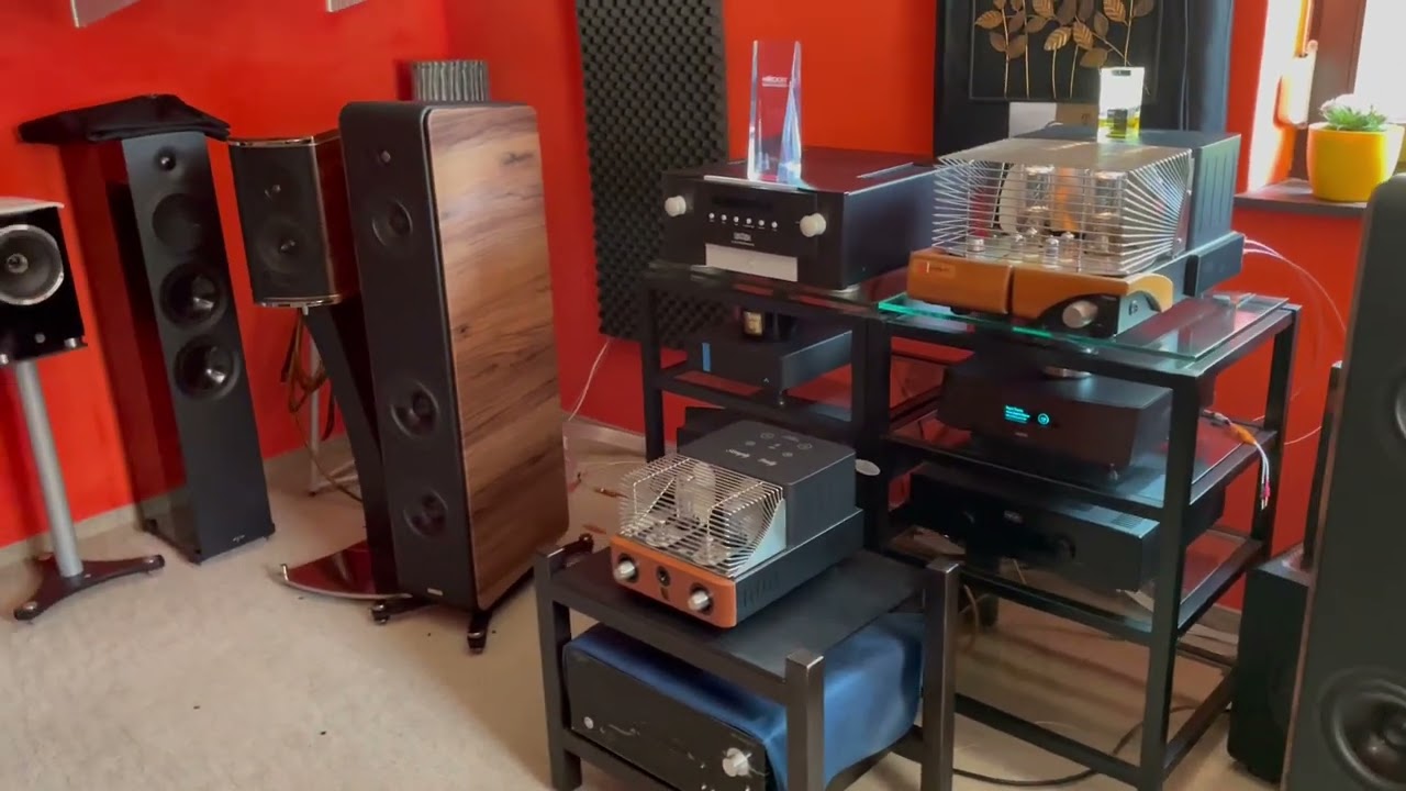 Lumin P1, Unison Research Simply 845, Opera Quinta V2. www.nlaudio.hu +36309571854.