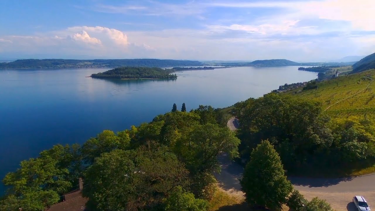 (Parrot Bebop 2 Drone Switzerland) Lac de Bienne/Bielersee et &Icirc;le Saint-Pierre/St. Petersinsel