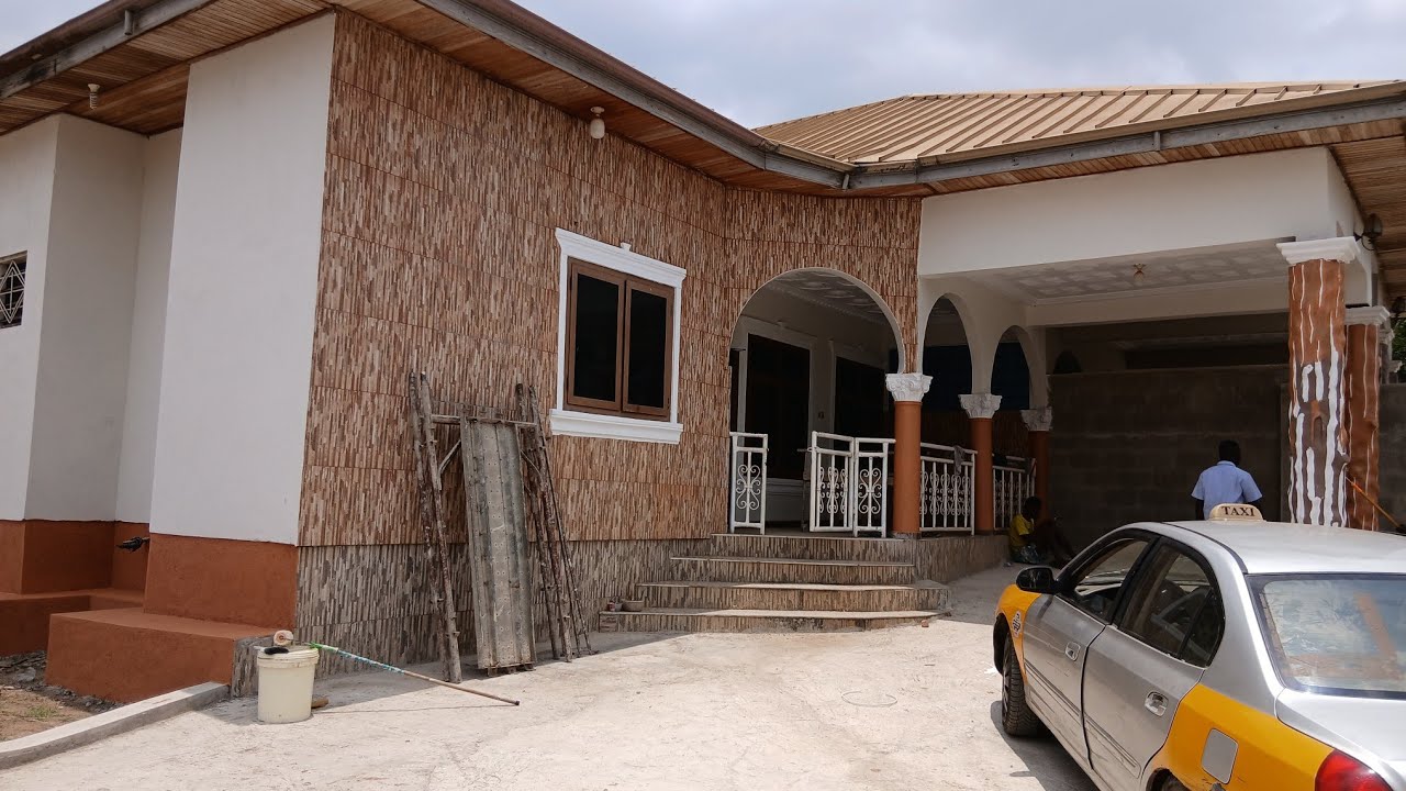 6 Bedrooms House Selling @ Tech Domeabra, Kumasi. GHS 1,500,000. 📞 02430-71-756 
