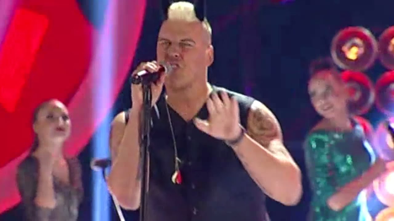 Muzikinė kaukė 2015: Vilius Tarasovas / Robbie Williams - Let Me Entertain You