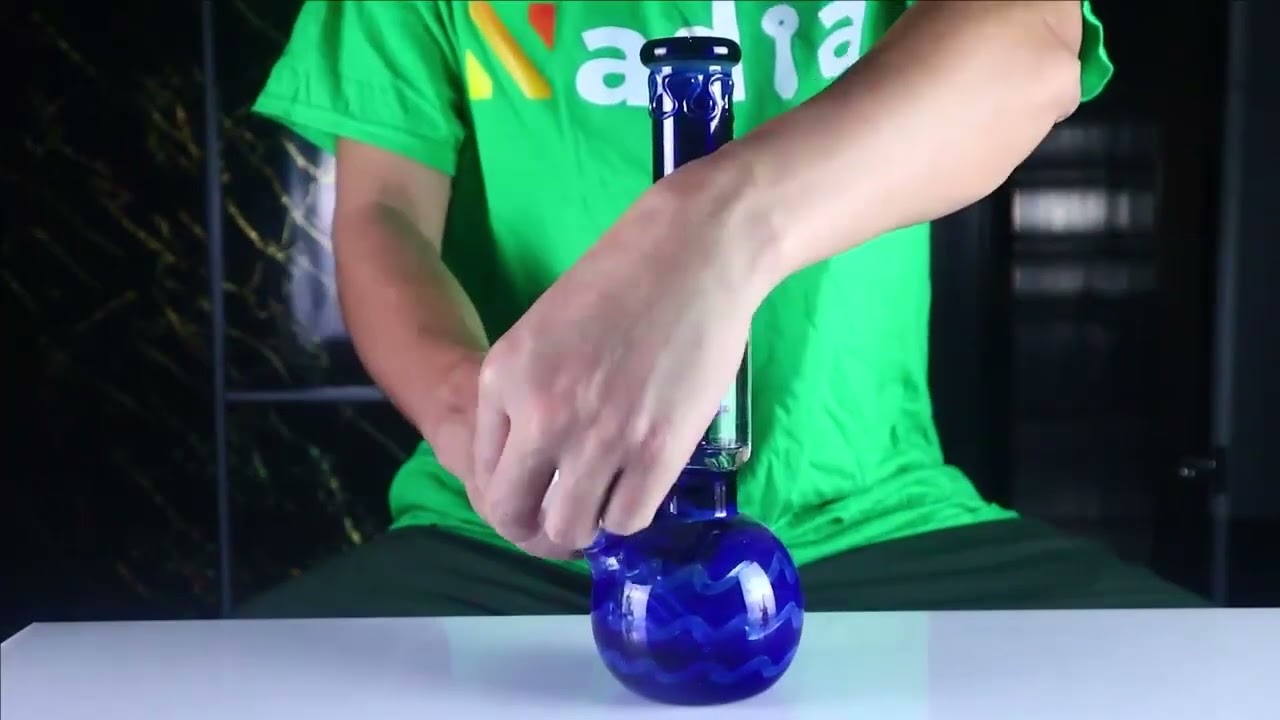 Nadia Glass：Glass Bubble Base Bong with Spiral Perc