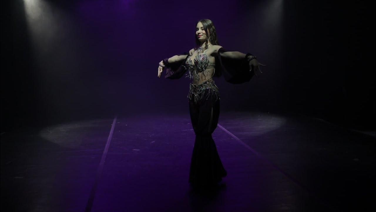 Светлана - 1 место в номинации табла соло юниоры продолжающие на фестивале Bellyboom