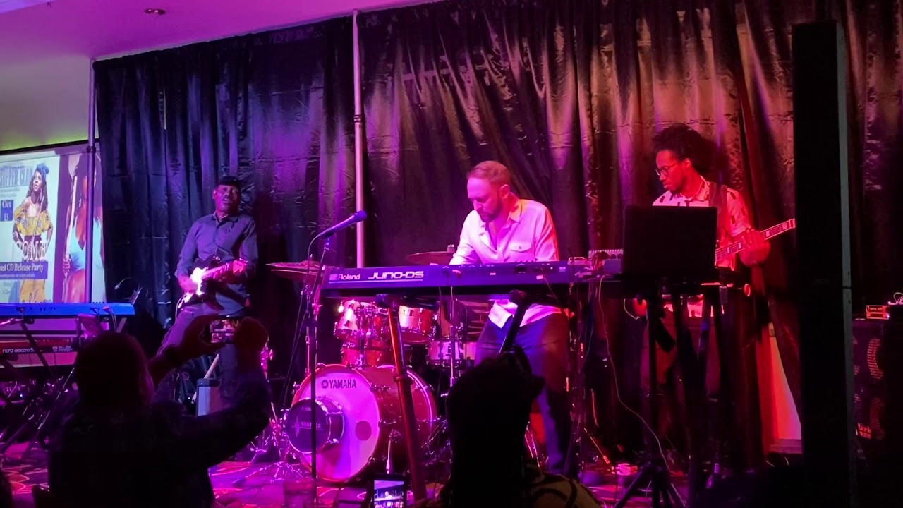 Where I Left Off - Oli Silk @ Mediterranean Jazz and Supper Club (Smooth Jazz Family)