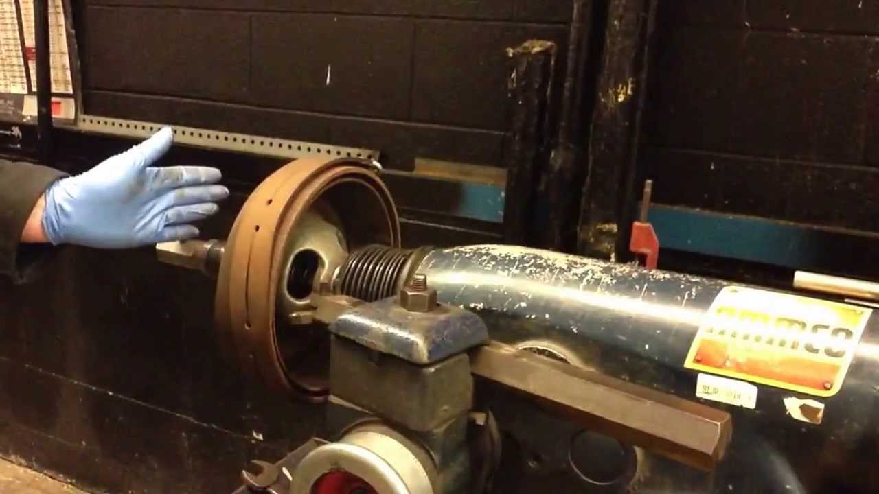 Brakes: machining a brake drum