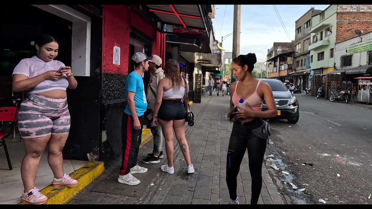 🇨🇴 Real Streets of Medellin Colombia
