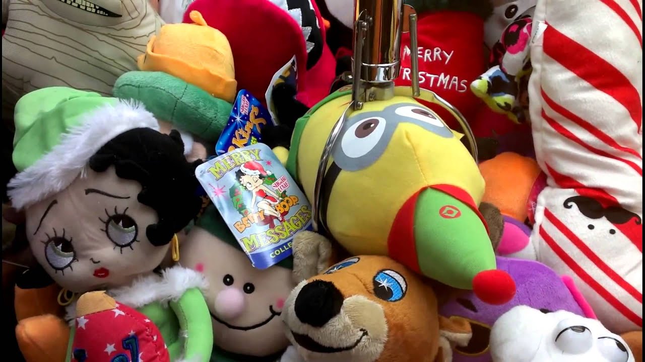 Claw Machine Crane Games - MINION RUSH!  Winning 47 Despicable Me Minions at the Claw!!!