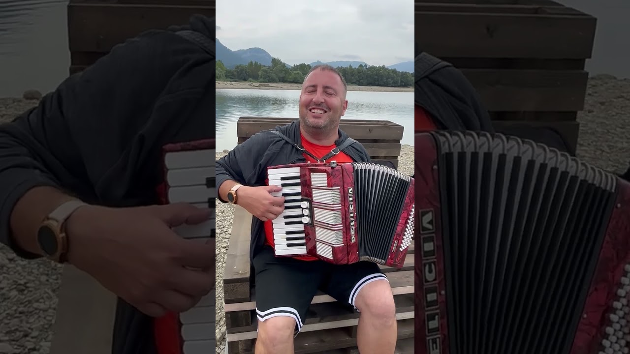Rybička,  s harmonikou na LIPTOVSKEJ MARE