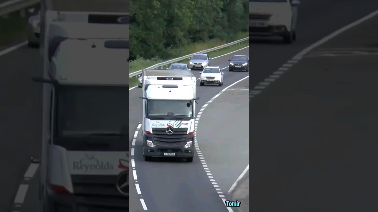 Mercedes-Benz truck - Reynolds motorway A1(M) #tomir #truckspotting direction Scotland