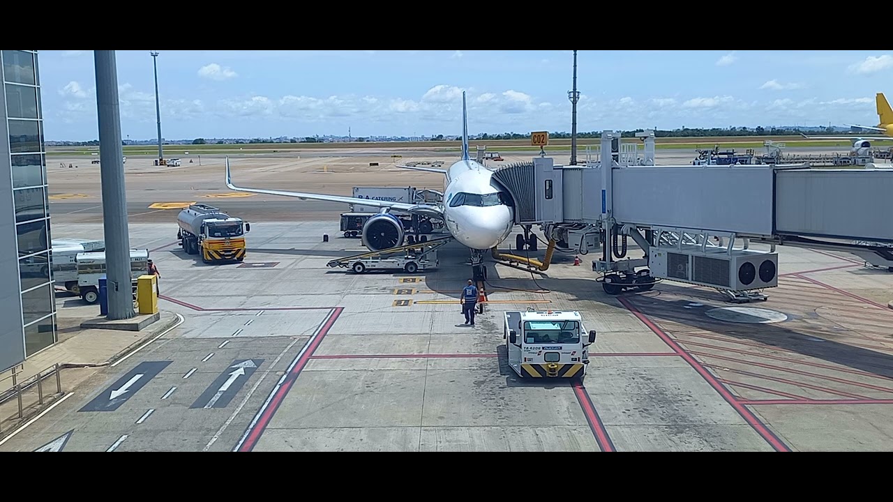 AZUL/Preparação desembarque/embarque portão C02/Viracopos-Campinas-SP