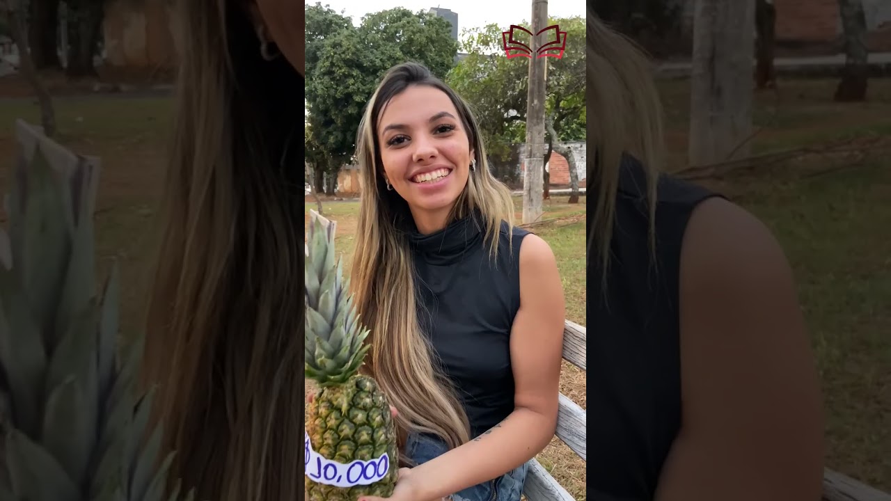 Milionário dá abacaxi cheio de dinheir0 a jovem mãe solteira para salvar sua filha!!