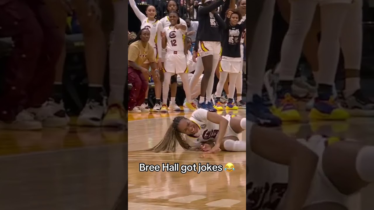 Coach Dawn Staley was concerned 😅