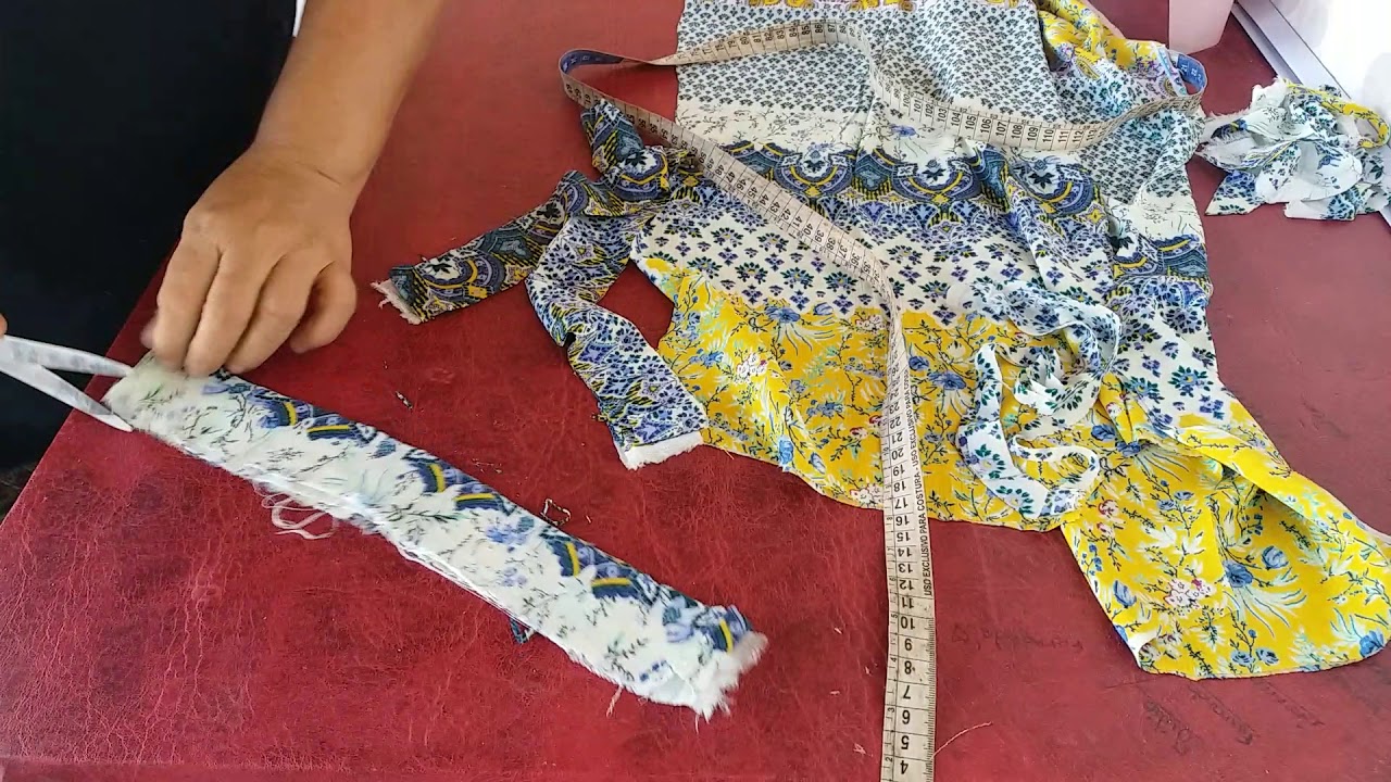 Vestido com ombro vazado de crep!