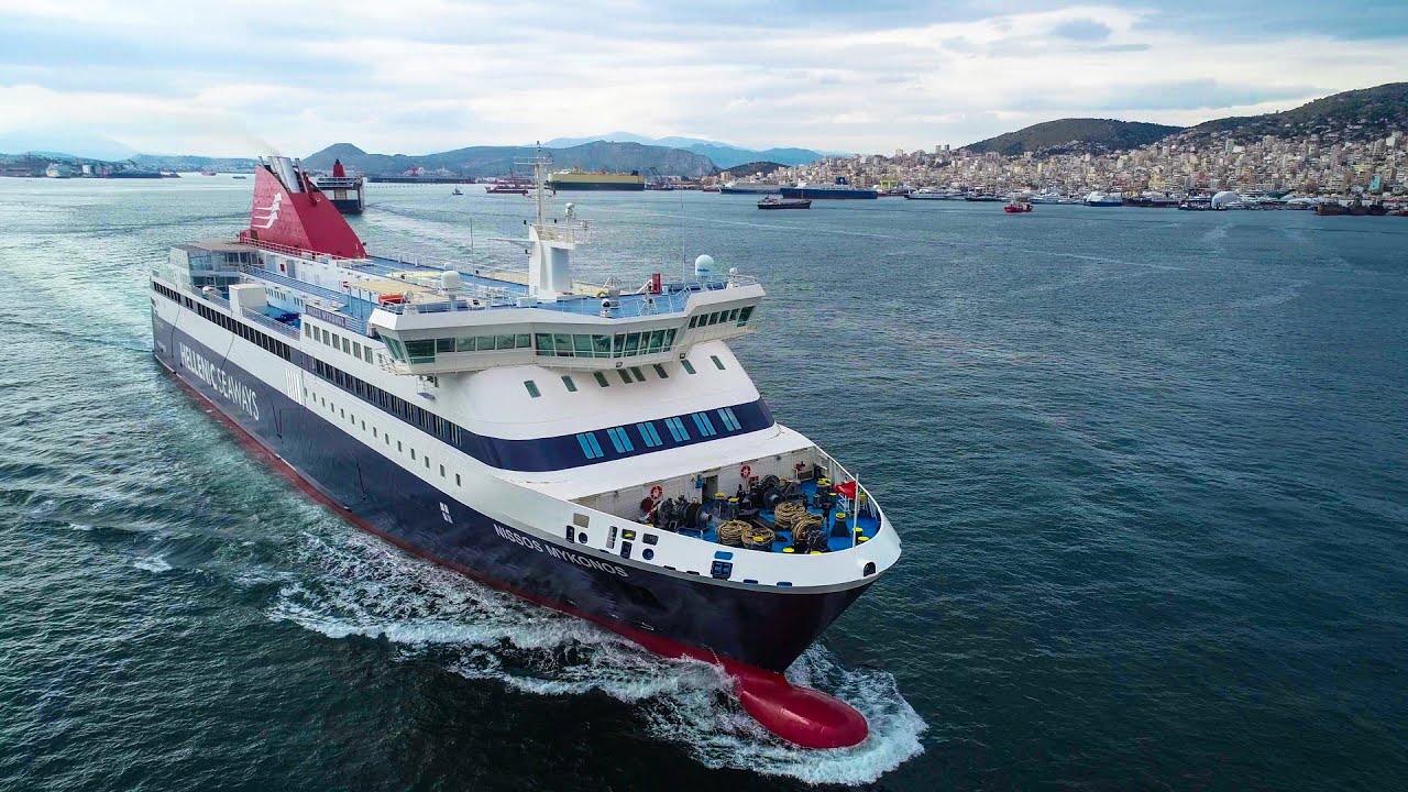 NISSOS MYKONOS -  ΑΦΙΞΟ-ΑΝΑΧΩΡΗΣΕΙΣ ΣΤΑ ΛΙΜΑΝΙΑ ΜΕΣΑ ΑΠΟ ΤΗ ΓΕΦΥΡΑ !!