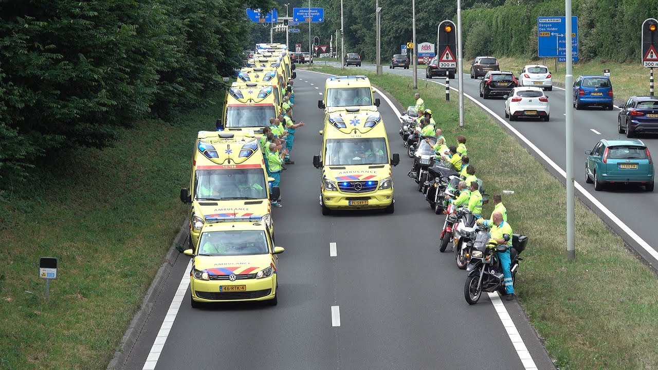 Indrukwekkend eerbetoon ambulancechauffeur Siebe Wittebrood