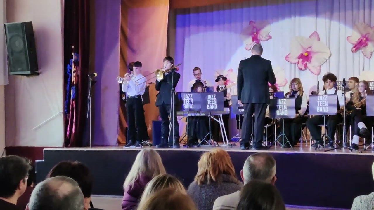 JAZZ TEEN BAND - THE BARE NECESSITIES