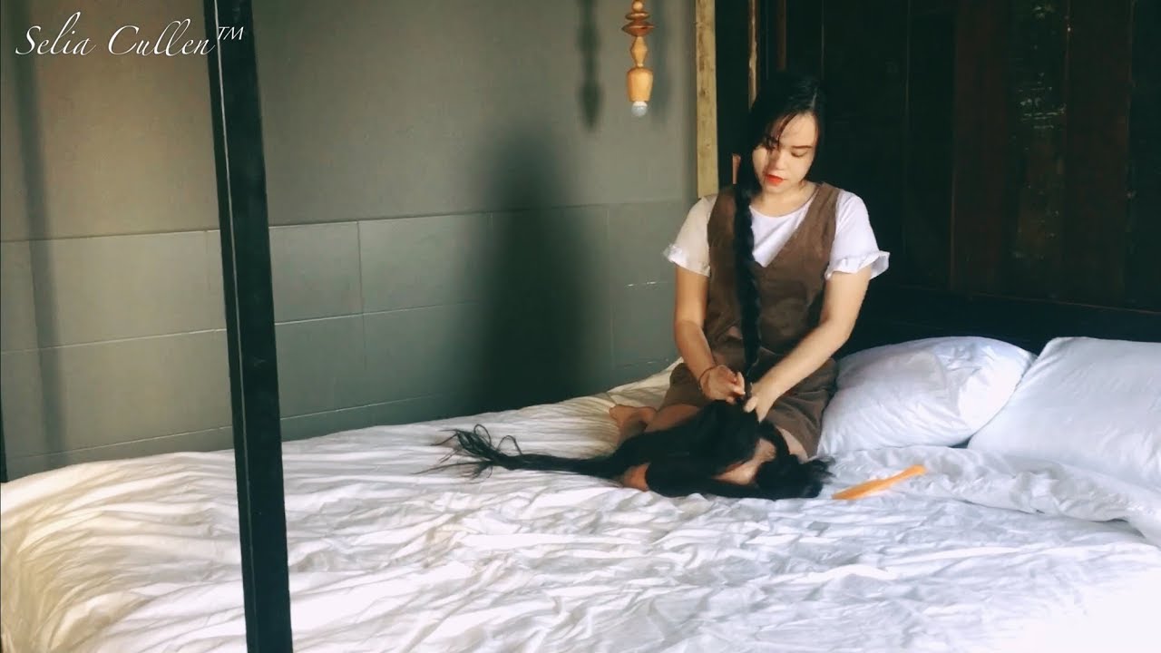 [OFFICIAL TRAILER] My hair playing in a beautiful vintage room