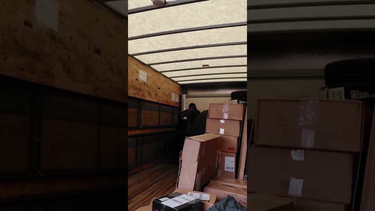 1/21/22 unloading discount tire Las vegas