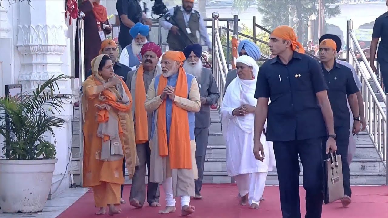 PM Narendra Modi Visits Ber Sahib Gurudwara in Sultanpur Lodhi | Punjab | Dtv Telugu