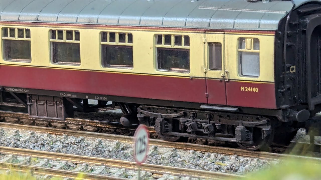 UNPROFESSIONAL GUIDE TO WEATHERING POWDERS - Farish Mk1 Coaches