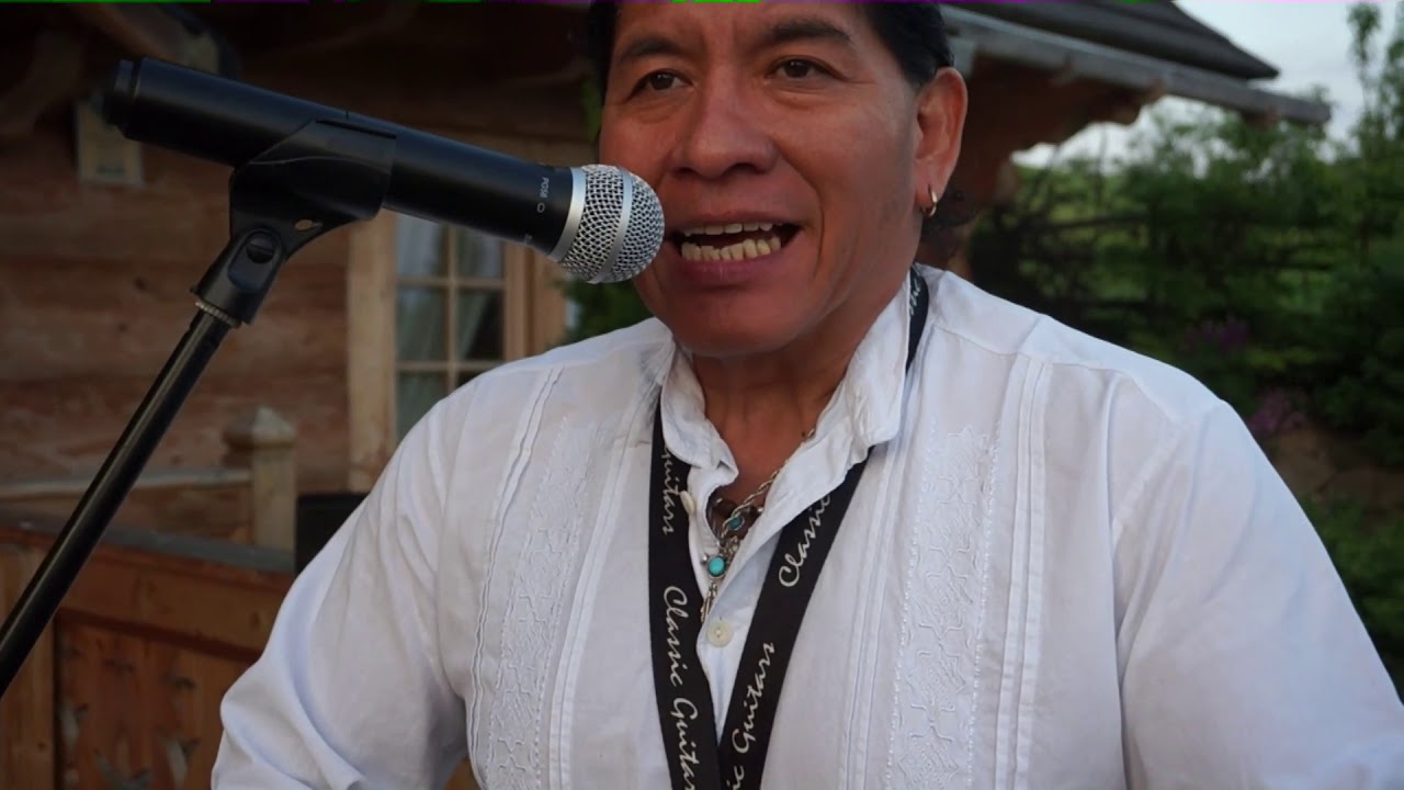 Besame Erick Mucching