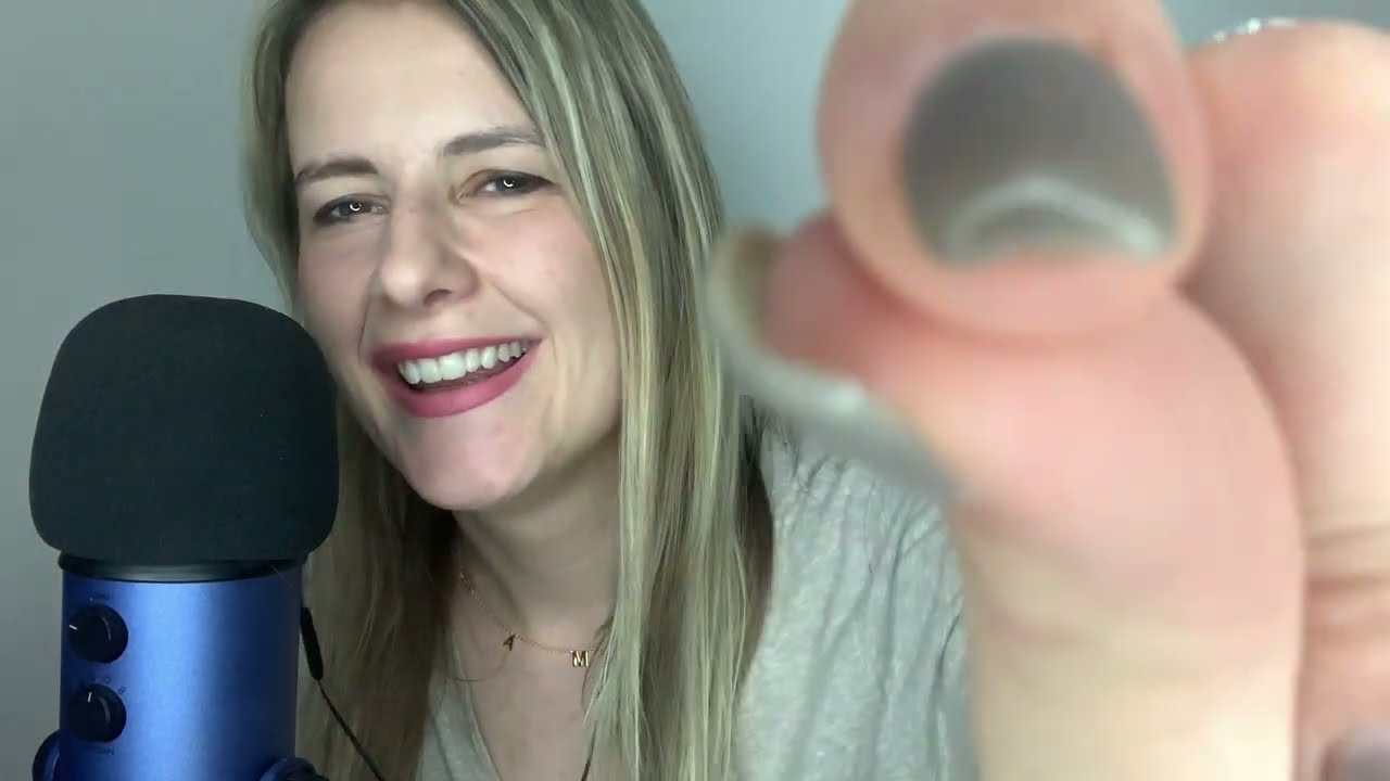 ASMR  ✦  Masz coś na włosach  ✦  Czy mogę Cię dotknąć?