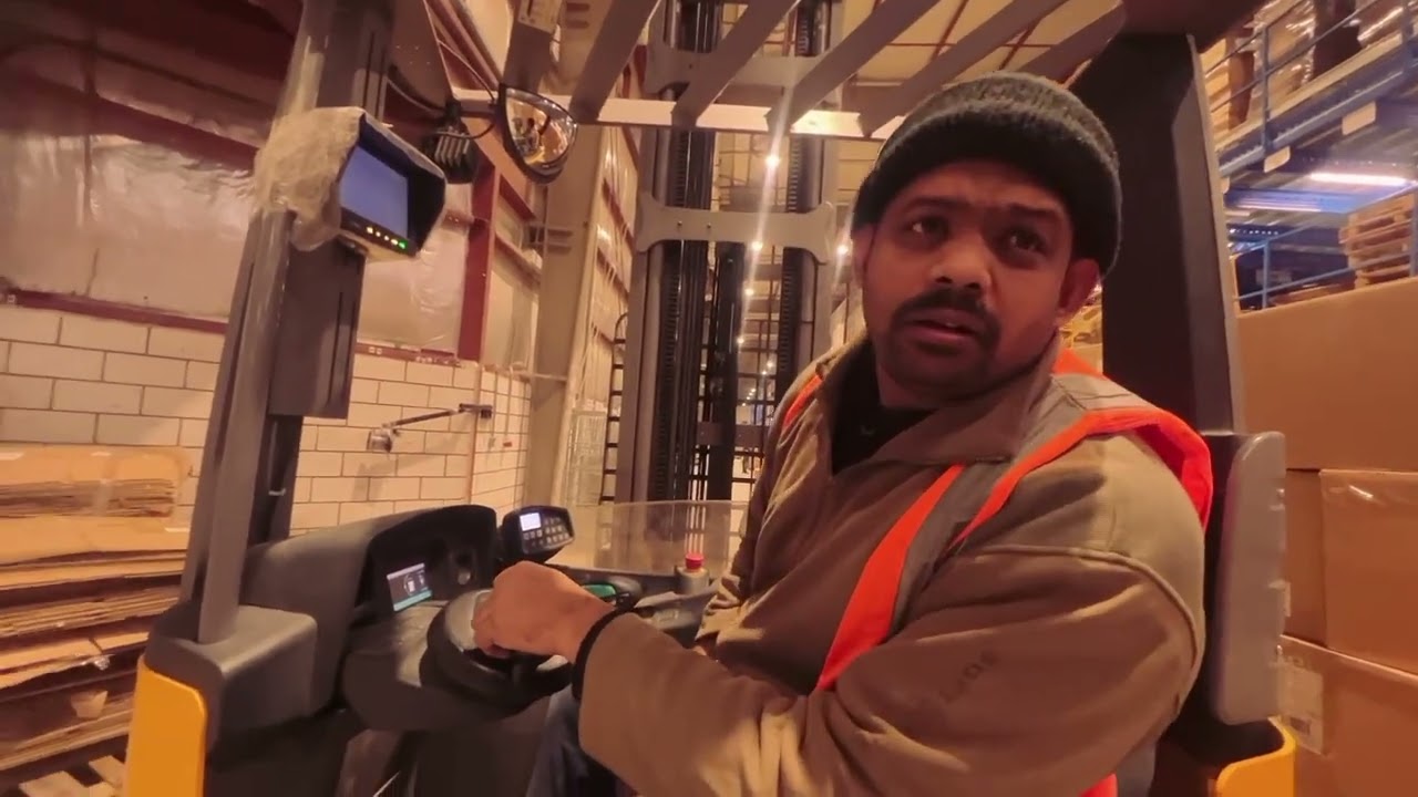 Warehouse Mai Kaam Kaisa Hai 🤔￼￼￼￼￼