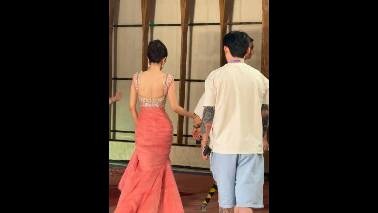 She&rsquo;s so beautiful | Yang Mi attended the Baigouyuan event in Sanya | 27/08/2024  #杨幂 #YangMi