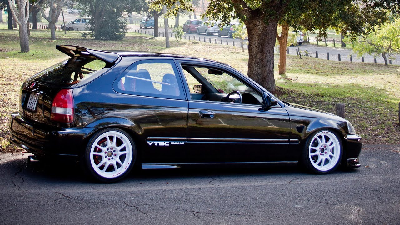 My Black Honda Civic Vtec and Jimmy the cat