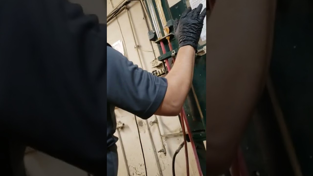 How to hydrostatic test fire extinguishers
