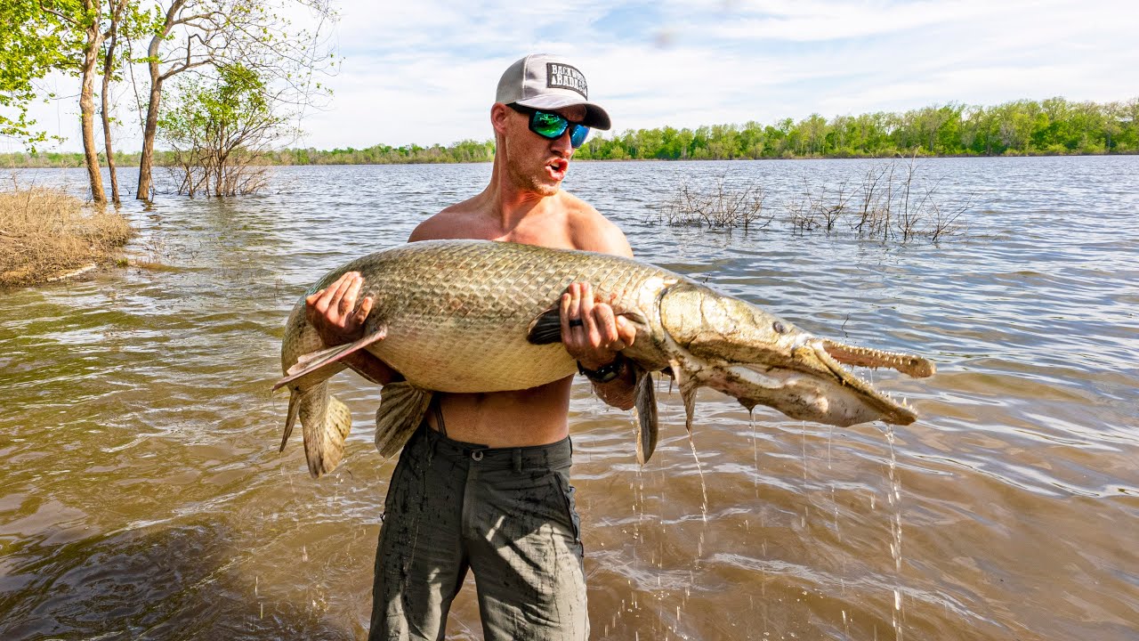 Bowfishing GIANT Gator Gar in a Private Lake!! (CATCH CLEAN COOK)