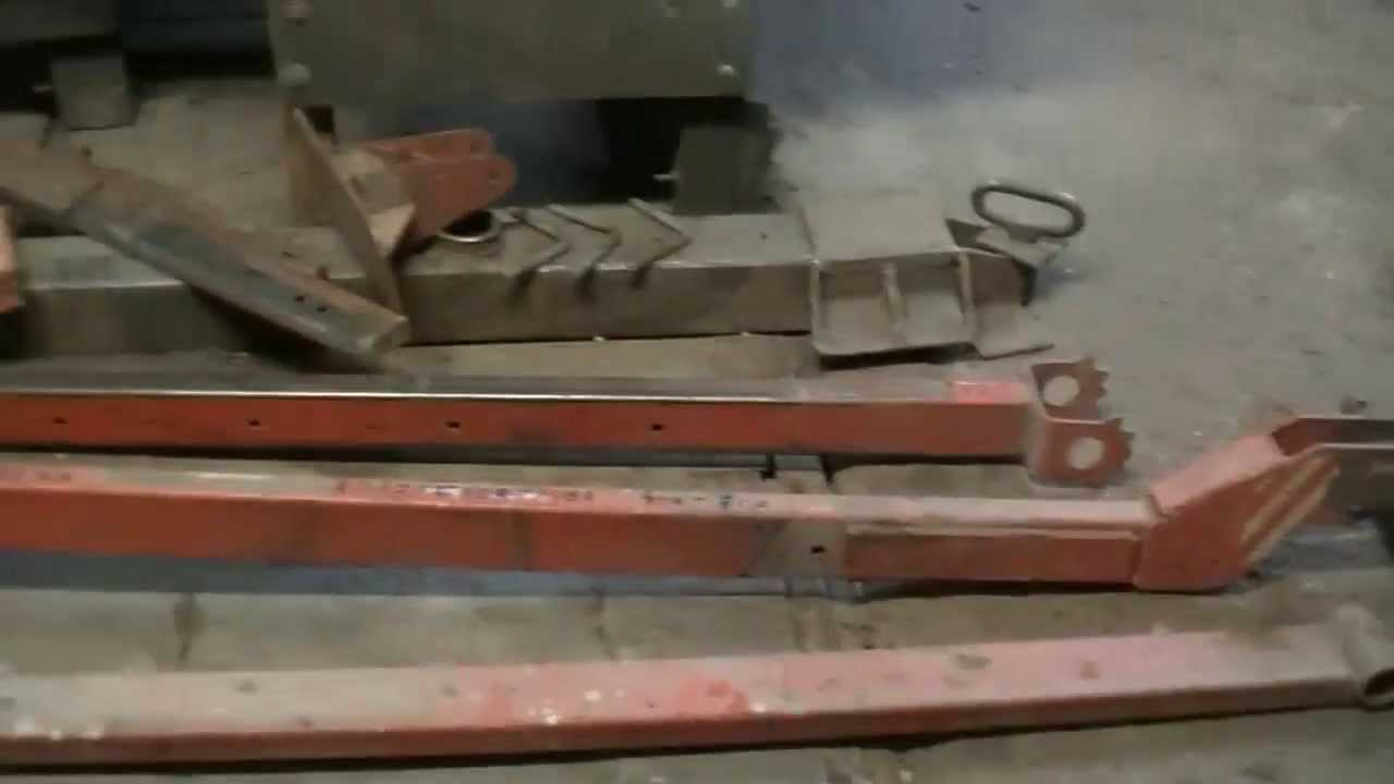 Подъемник-опрокидыватель , заводской . BODY REPAIR