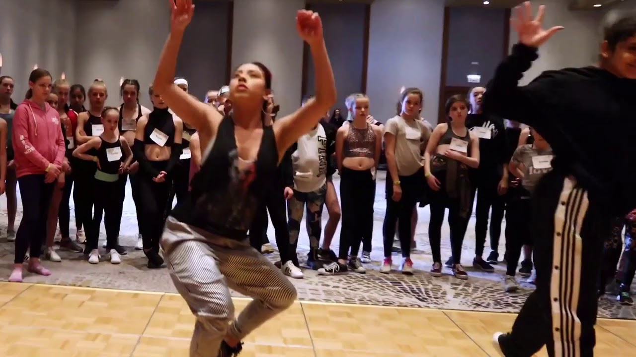DELICATE / TAYLOR SWIFT / BOBBY NEWBERRY / CHOREOGRAPHY