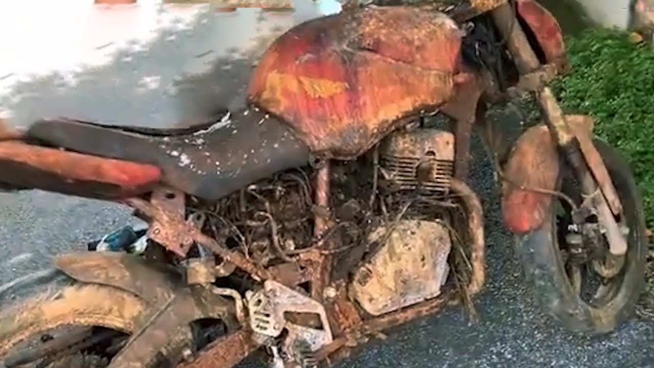 An Old Kawasaki Motorcycle Restoration | Uncovering the Dark Secrets